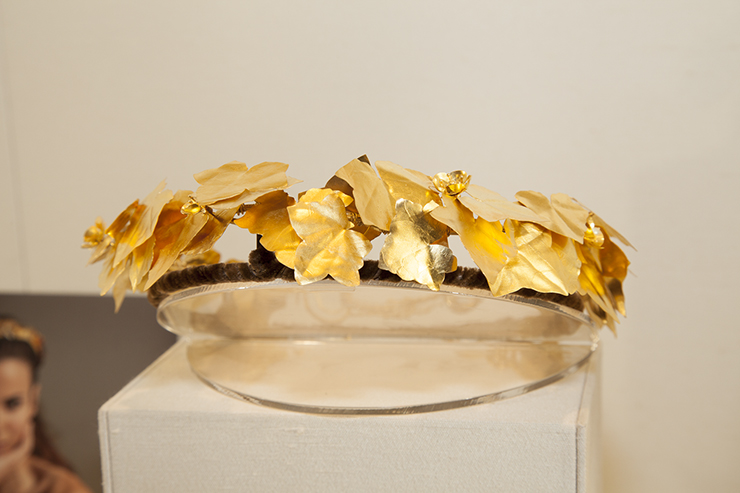in detail poly gasston crown