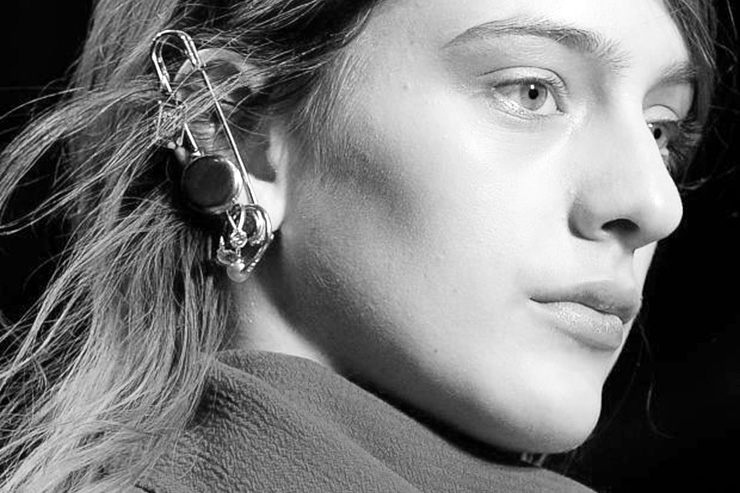 in detail catwalk jewellery trends safety pins